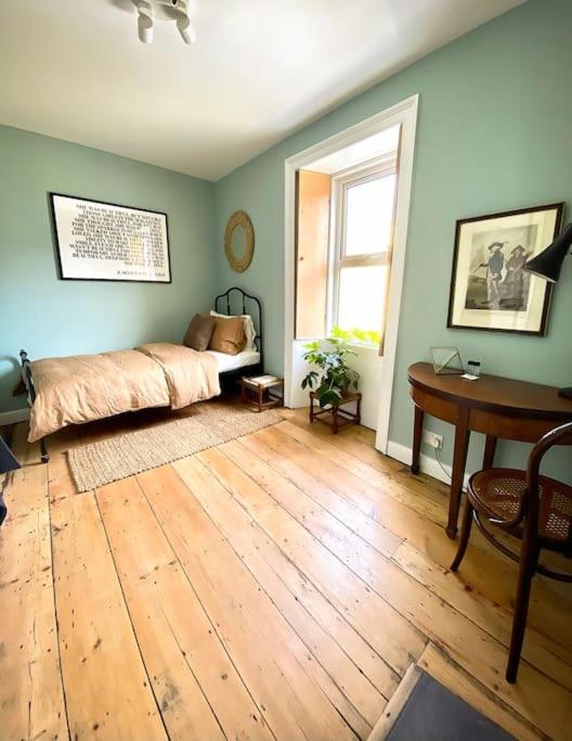 Вилла Rose House Glenarm Экстерьер фото