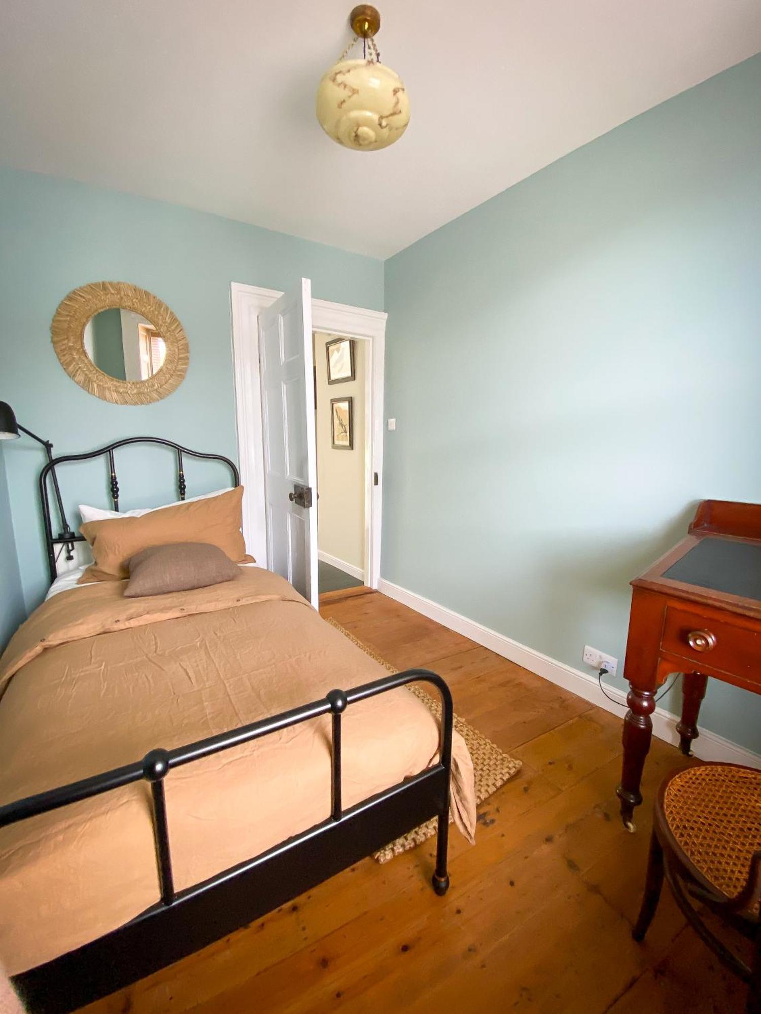 Вилла Rose House Glenarm Экстерьер фото